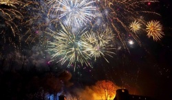 Iłża. Zjawiskowy pokaz fajerwerków w Nowy Rok oglądało 5 tysięcy osób. Został zorganizowany po raz piętnasty